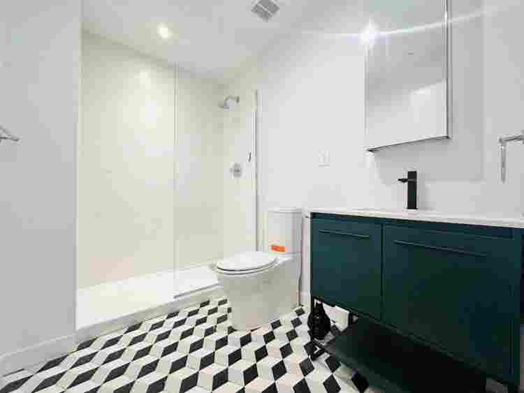 Vanderbilt Ave – #