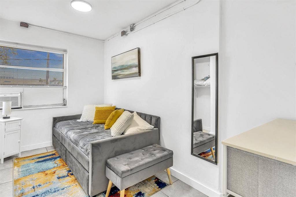 2 BR in Miami