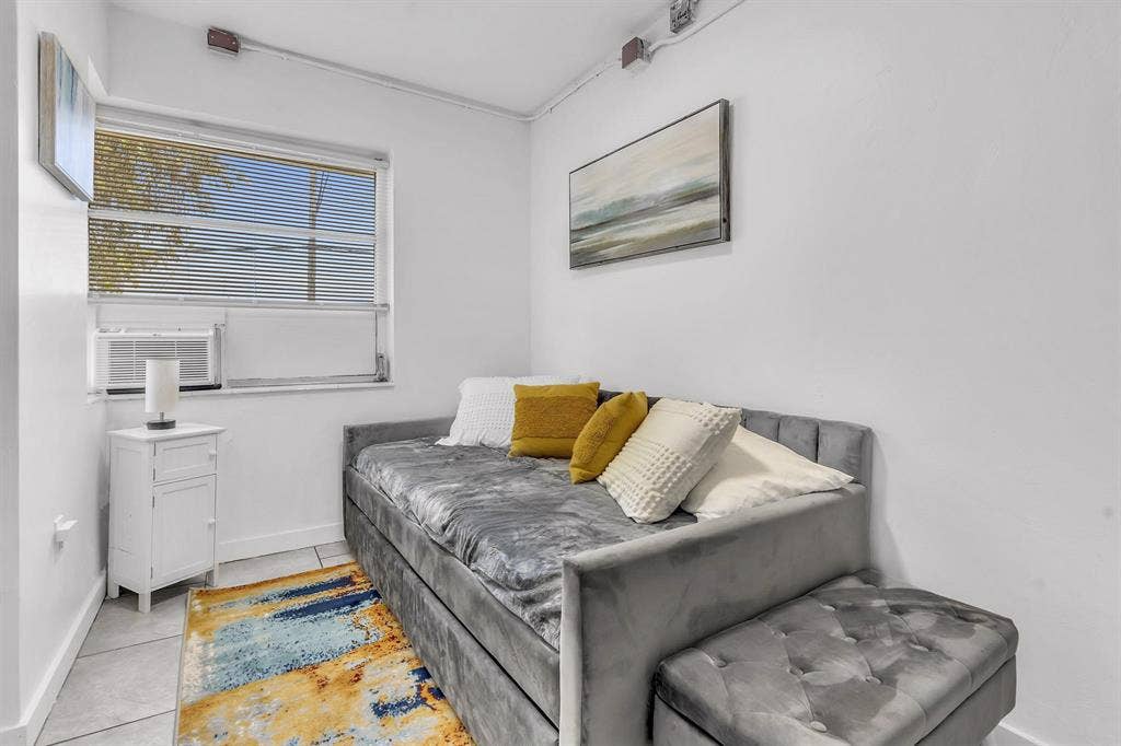 2 BR in Miami