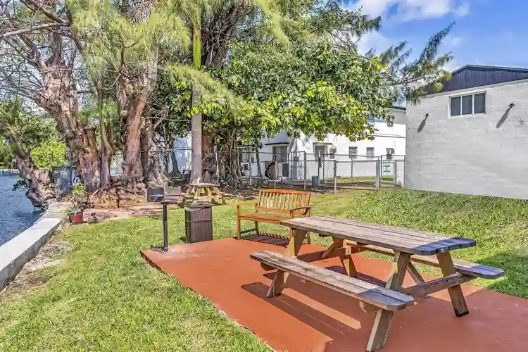 2 BR in Miami