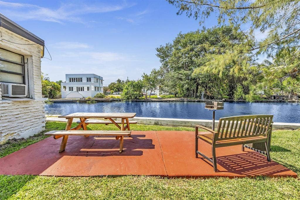 2 BR in Miami