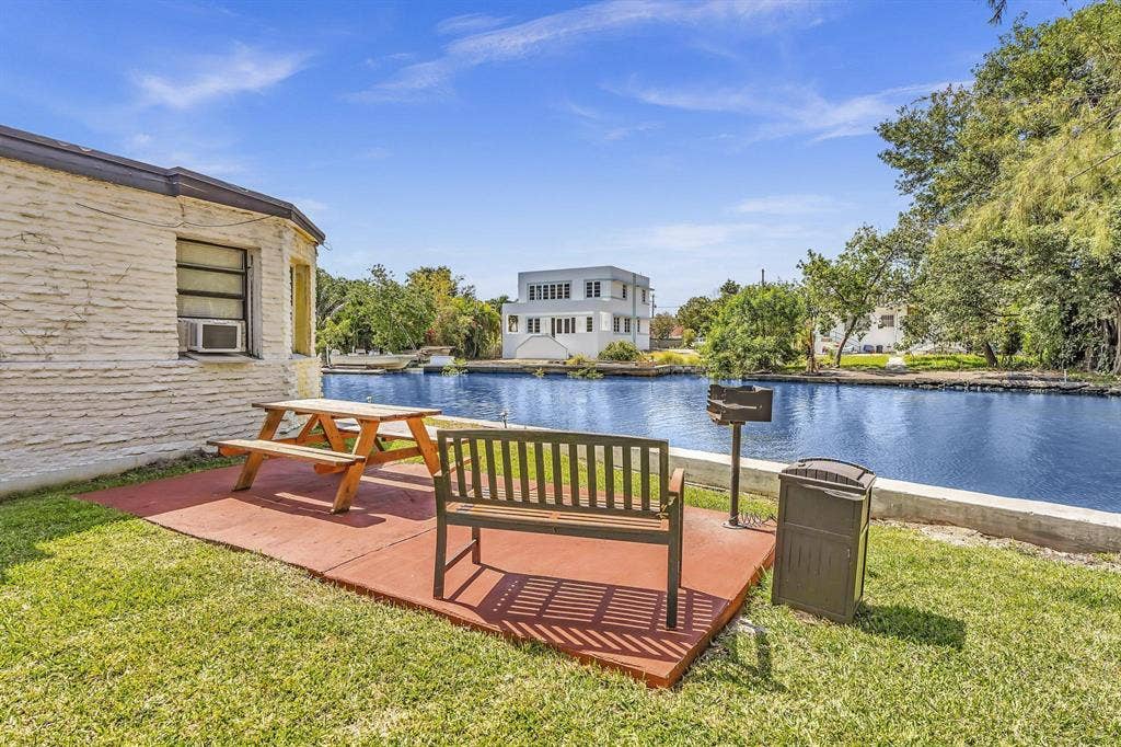 2 BR in Miami