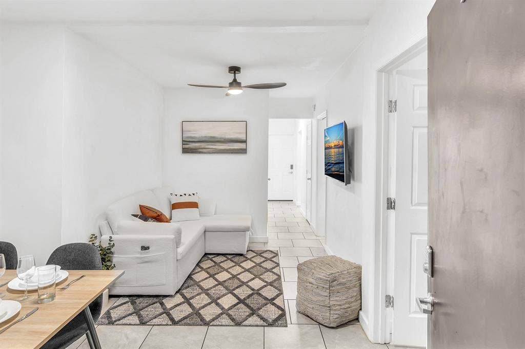 2 BR in Miami