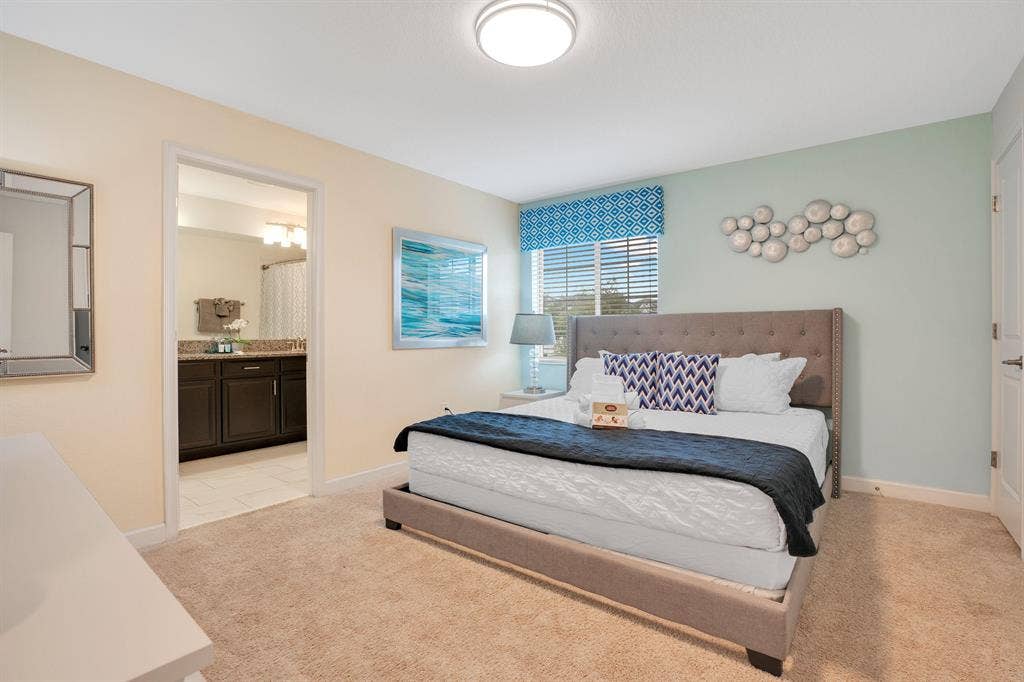 3 BR in Davenport
