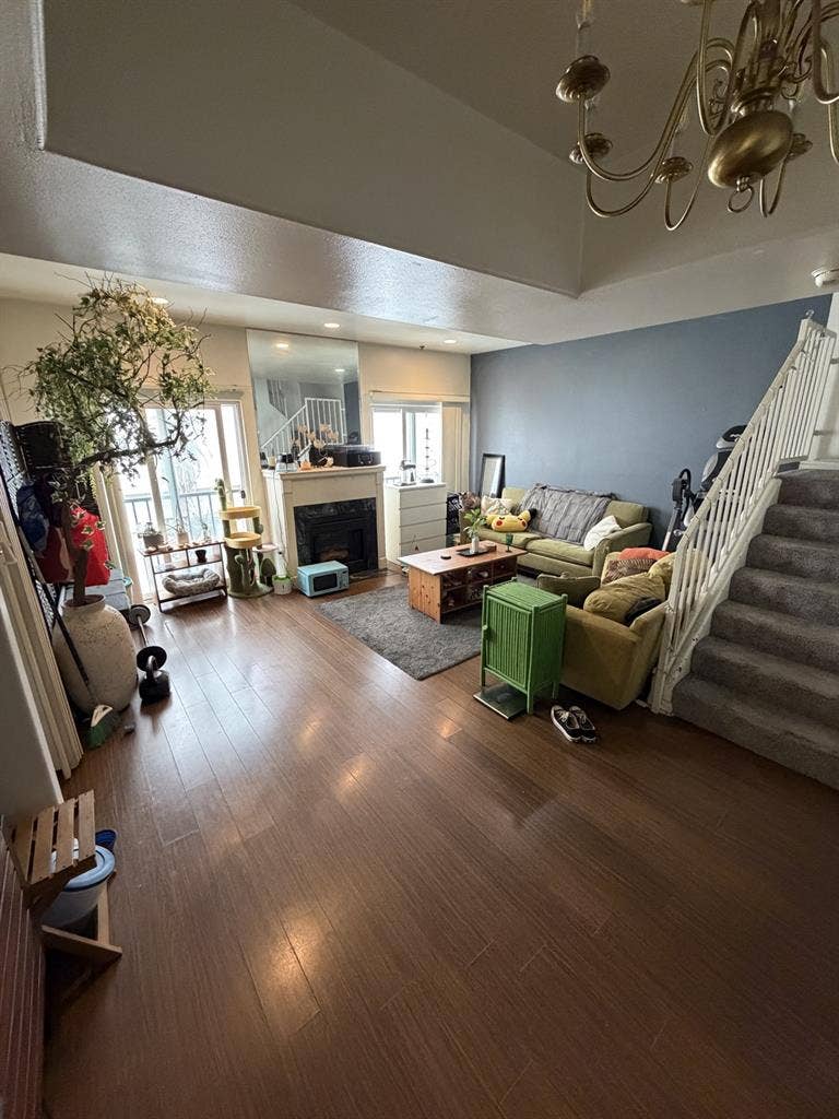1 Bed - Private Bath - Sawtelle