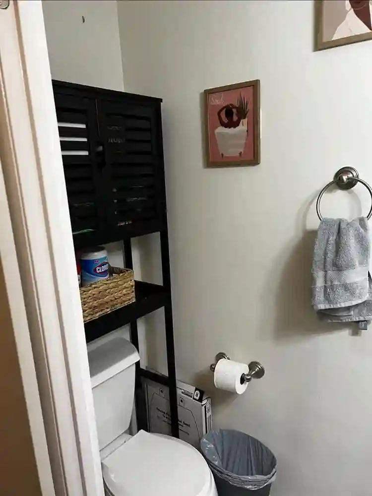 Private room, bathroom + office