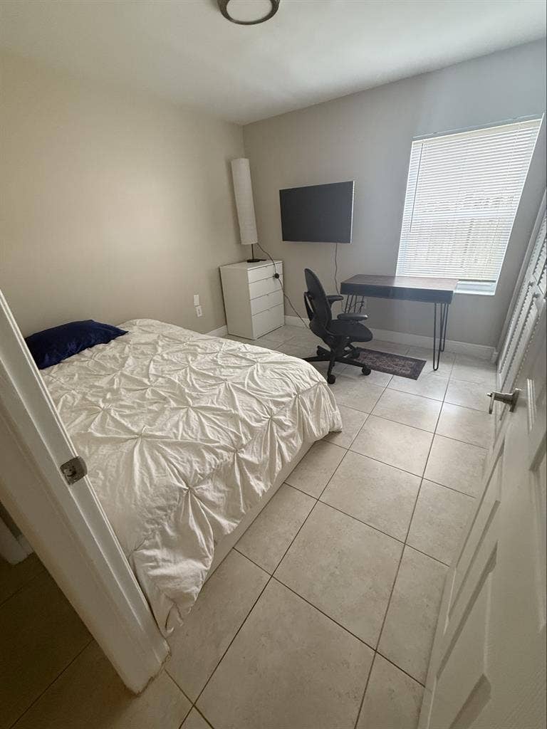 Private room available end of Jan