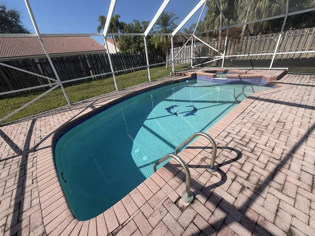 Private room available end of Jan