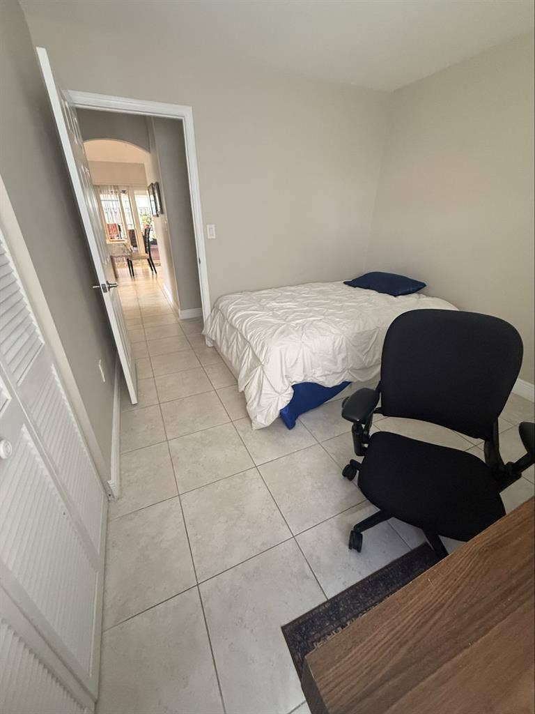 Private room available end of Jan