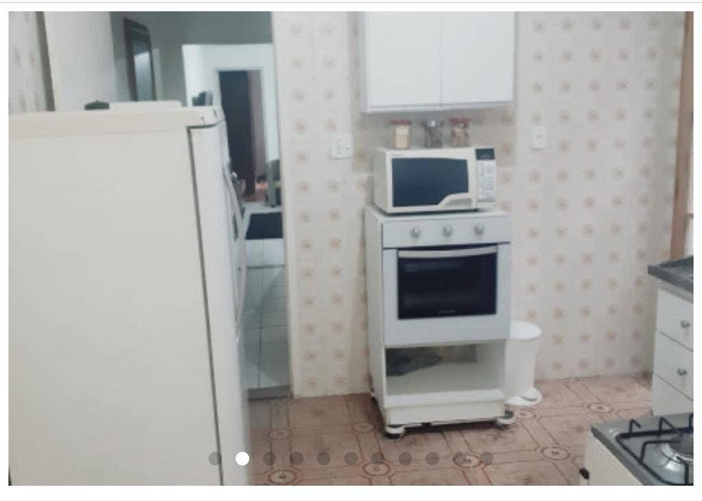 Quarto simples metrô para inglesa