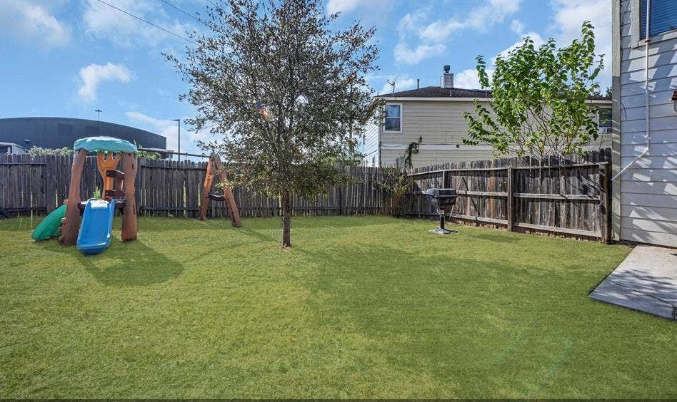 2 BR in Houston