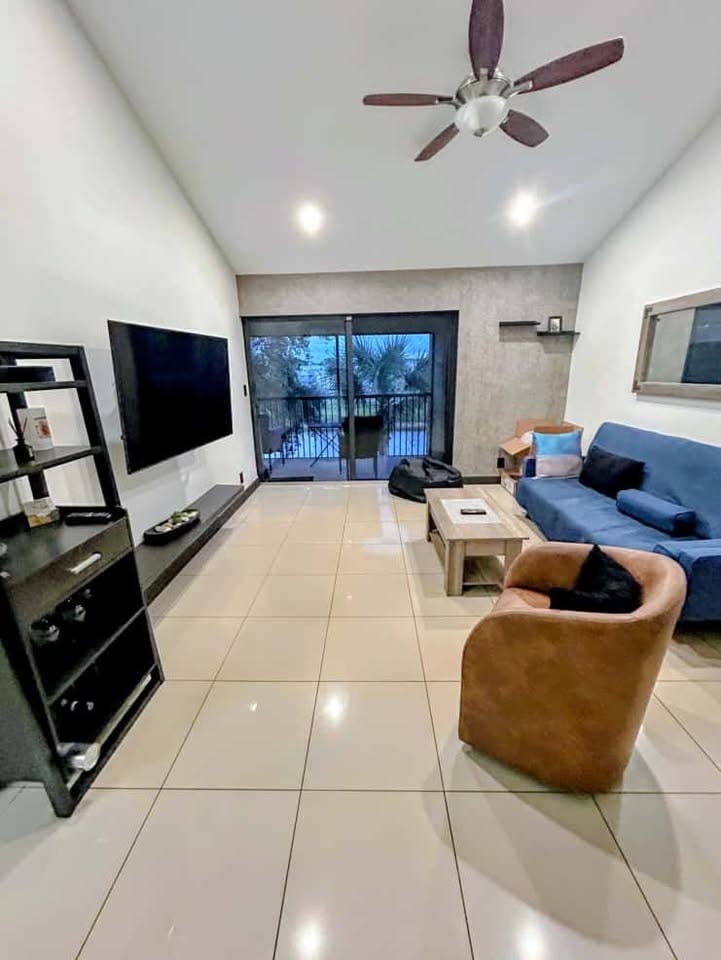 Habitacion con Bano Compartido $