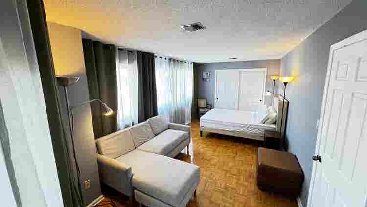 Spacious Room w/ Balcony & Garage