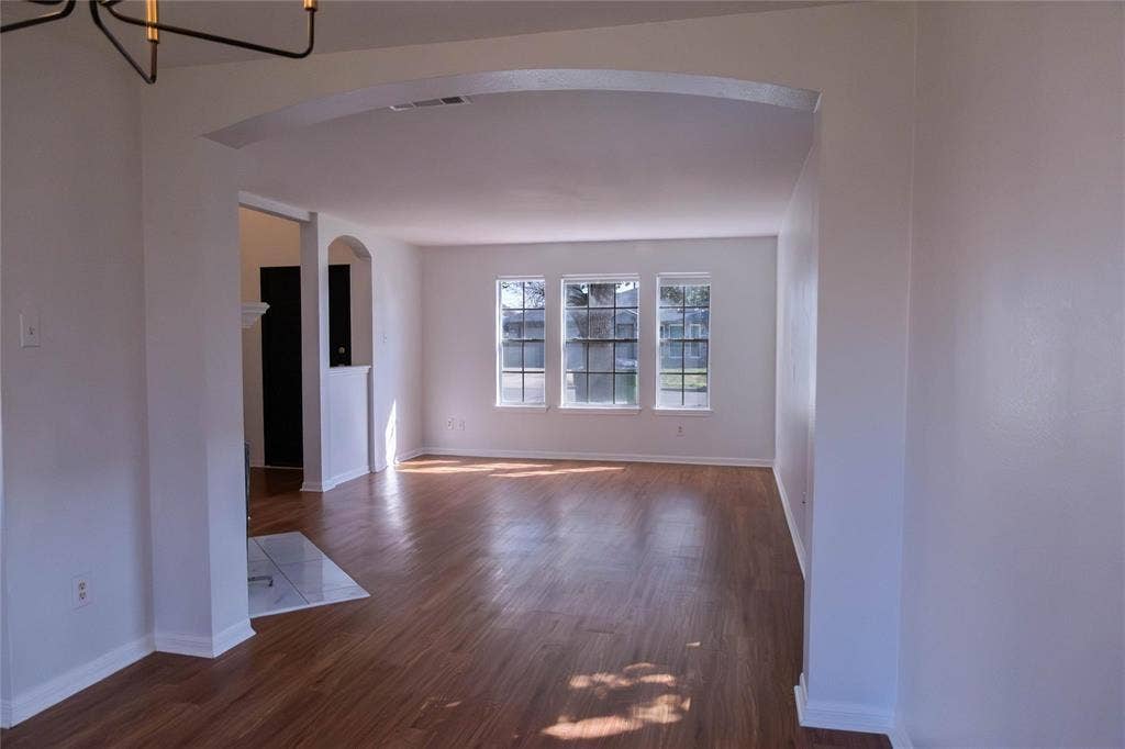 Private Room in Modernized House