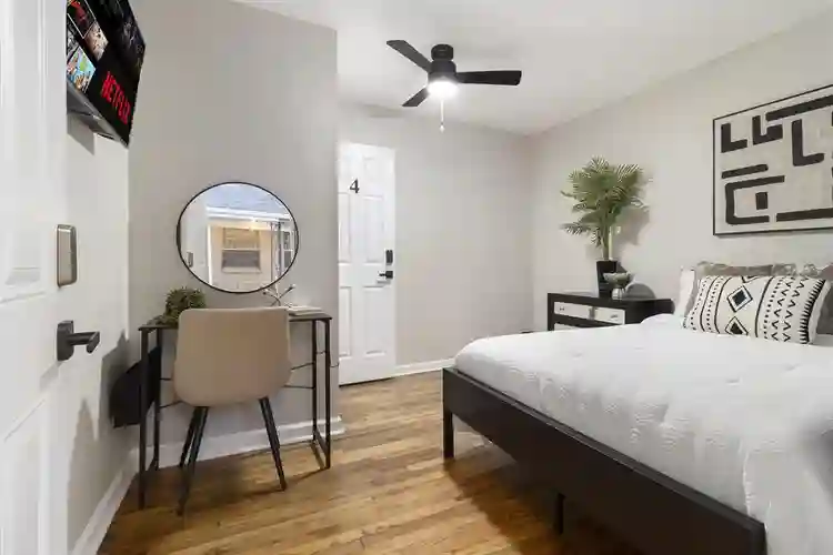 6 BR in Atlanta