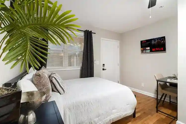 6 BR in Atlanta