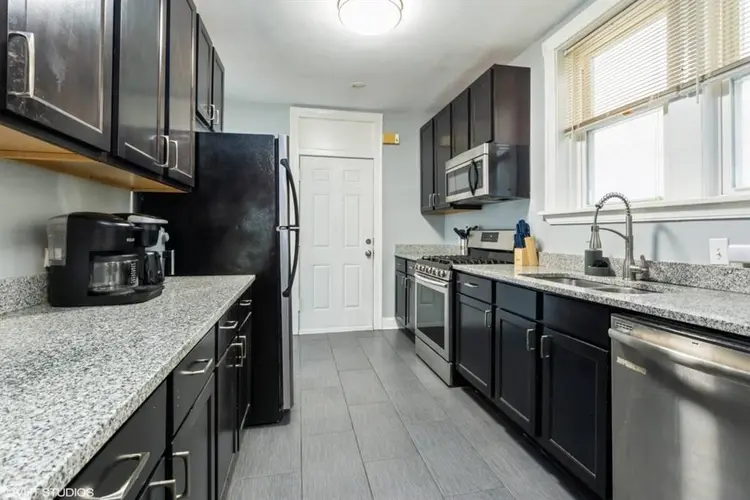 Own room clean place pool table