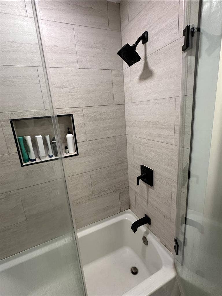 Single Bedroom available for Rent