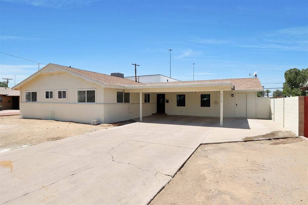 8 BR in Phoenix