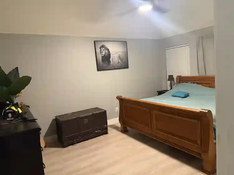 Master bedroom Utilities included!