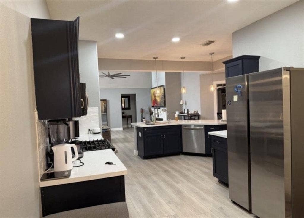 Master bedroom Utilities included!