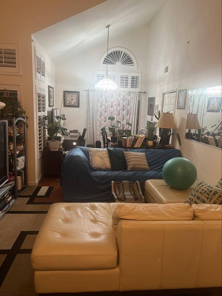 Fully furnished, all inclusive .