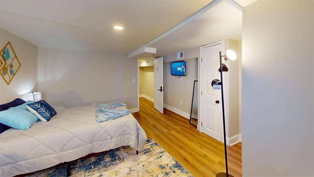 12 BR in Baltimore