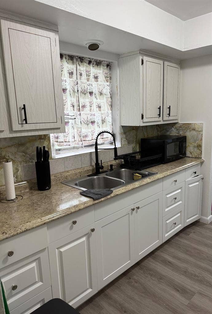 2 BR in Hollywood