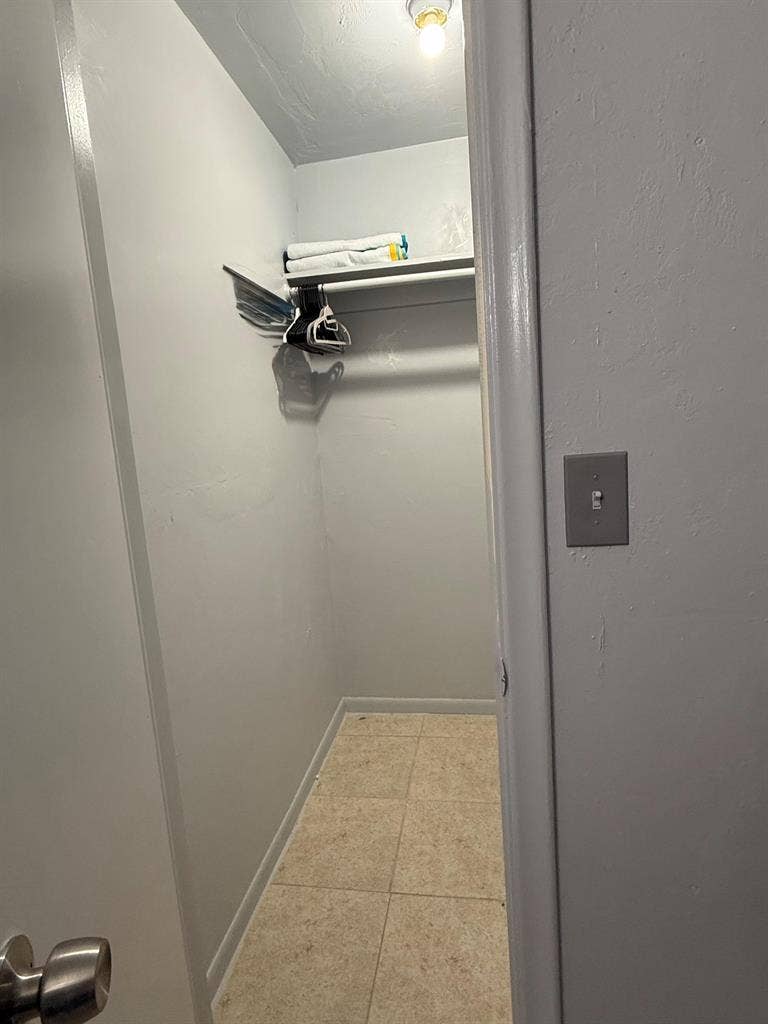 2 BR in Hollywood