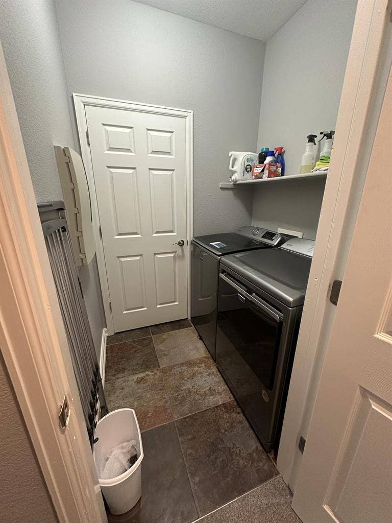 Room in Townhome for Rent!