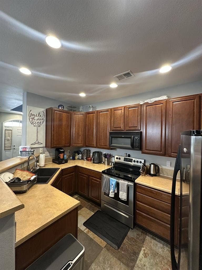 Room in Townhome for Rent!