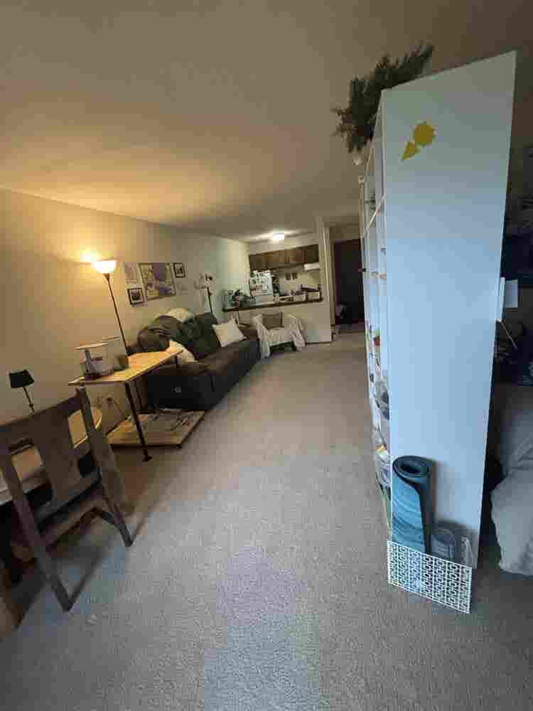 Studio Apartment Near Hilldale Mall