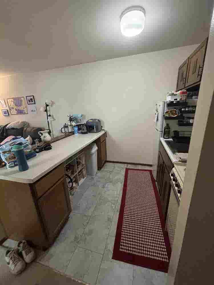 Studio Apartment Near Hilldale Mall