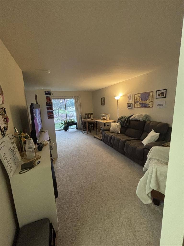 Studio Apartment Near Hilldale Mall