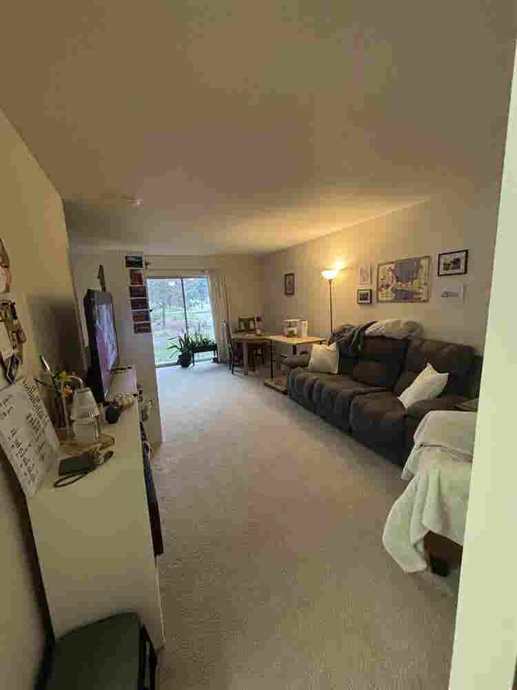 Studio Apartment Near Hilldale Mall