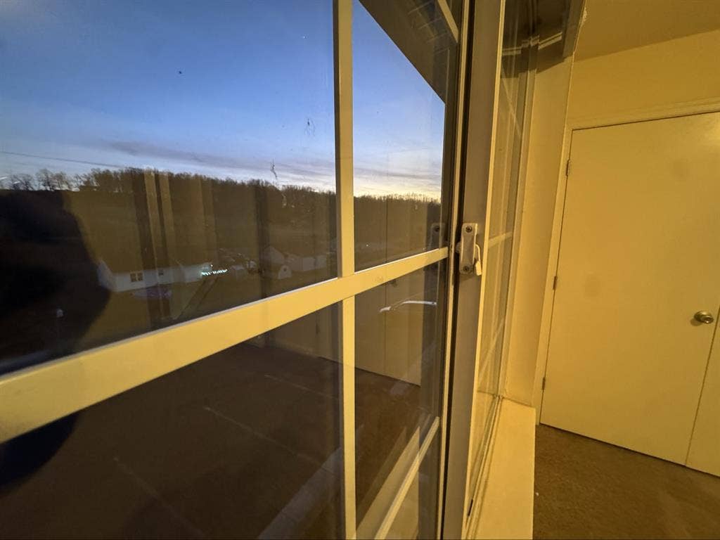 Looking for Roommate by Jan!