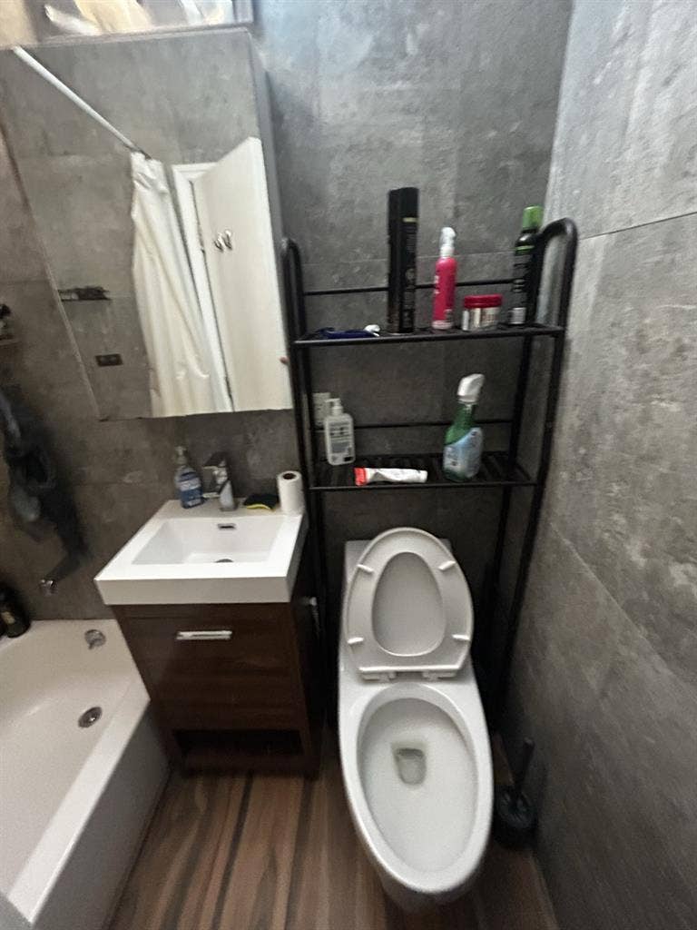 Sublease - Hell’s Kitchen - $