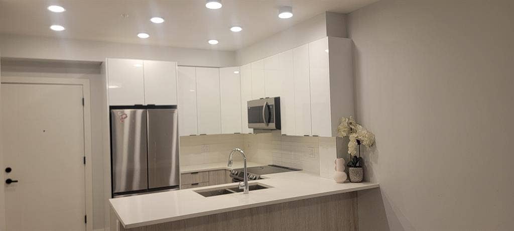 Modern 1 Bedroom + 1 Bath Condo