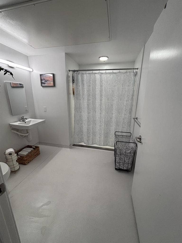 Room for rent for one Female