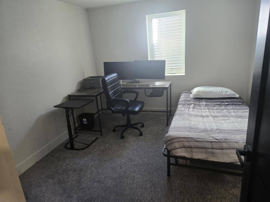 Private room in  house Lakewood