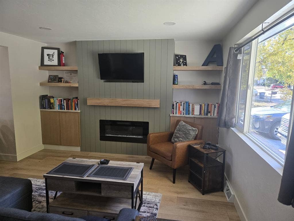 Private room in  house Lakewood