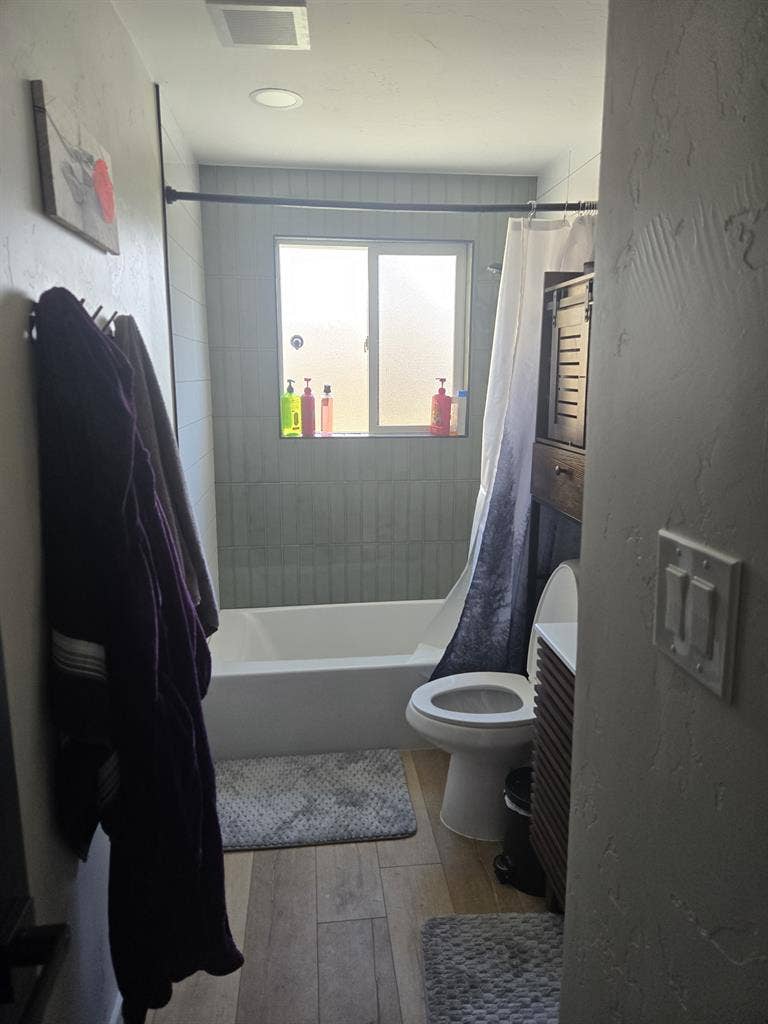 Private room in  house Lakewood