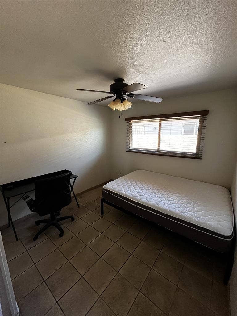 2 Rooms Available–Tempe House $