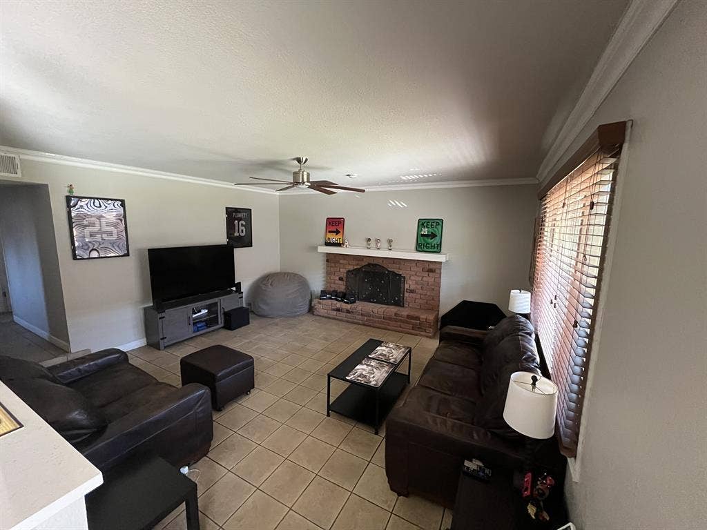 2 Rooms Available–Tempe House $