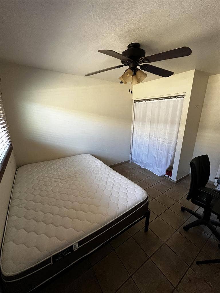 2 Rooms Available–Tempe House $