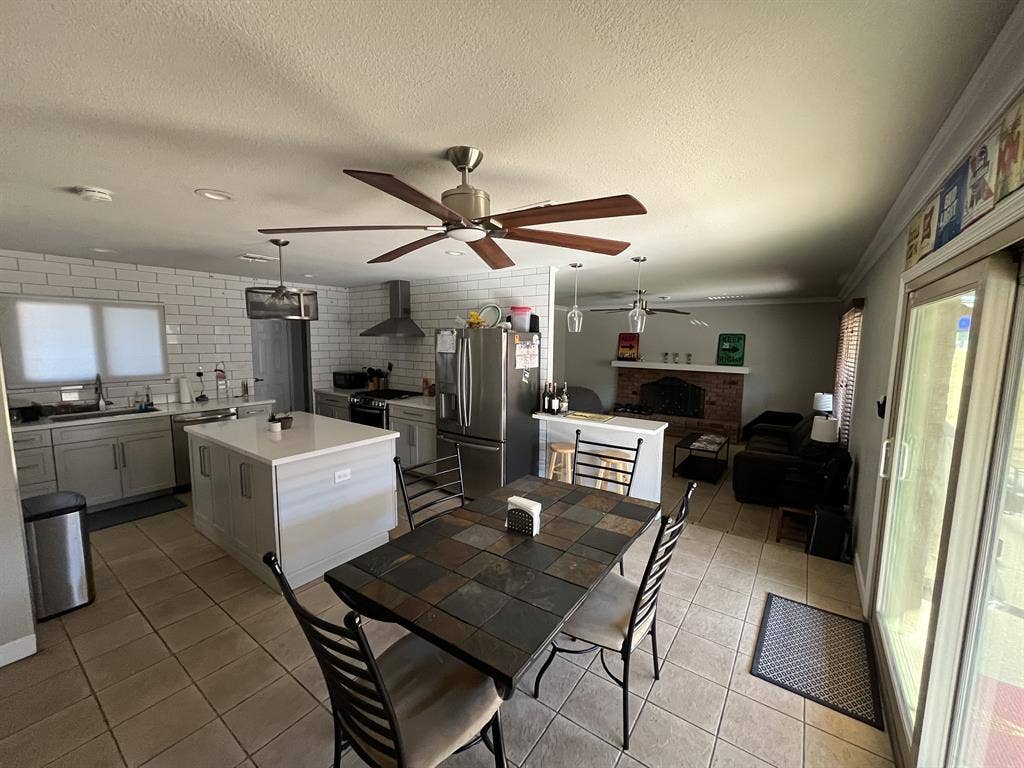 2 Rooms Available–Tempe House $