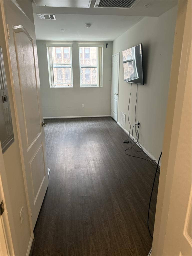 Seeking roommate for prime 
DTLA apt