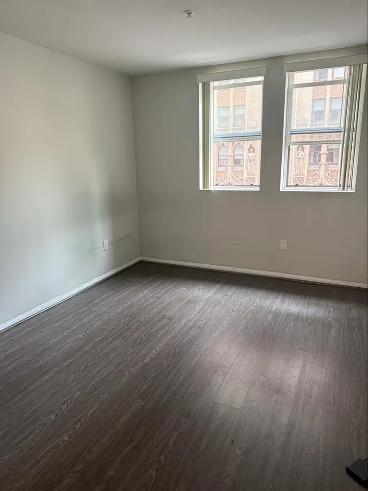 Seeking roommate for prime
DTLA apt