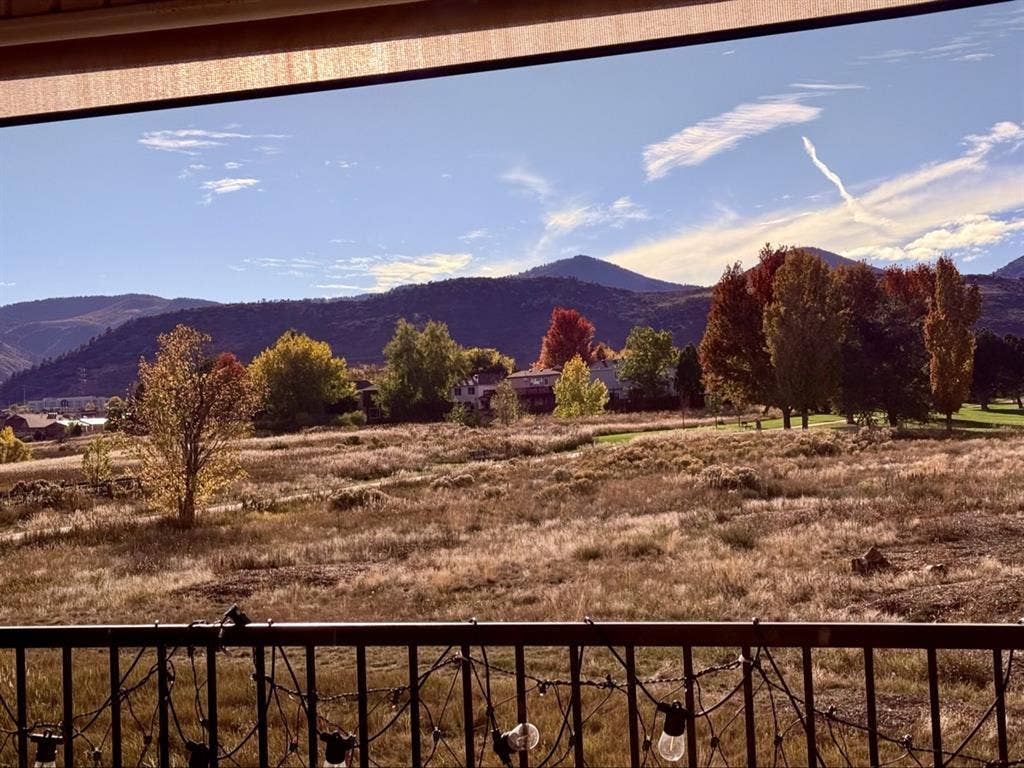 Room for rent with gorgeous views