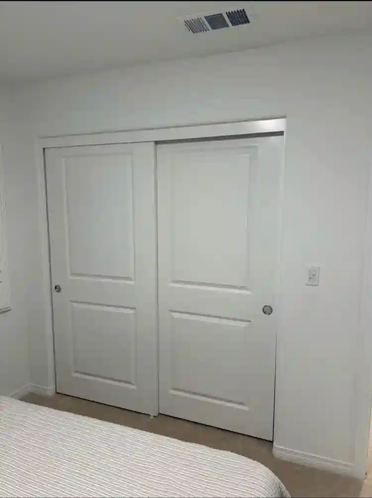 Private room with closet for rent